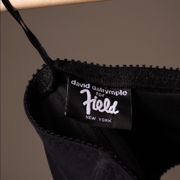 Vintage “David Dalrymple for House of Field” Black poly knit bandeau. - Picture 2 of 5